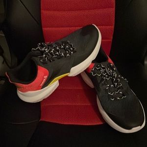 Reebok shoes size 9 1/2